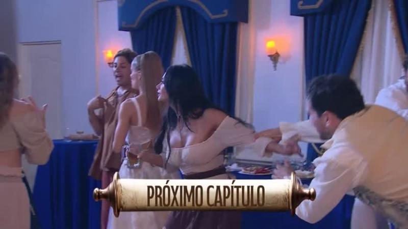 El momento en que Pangal intenta detener a Pamela Díaz para evitar un conflicto.
