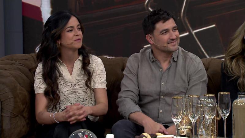Lorena Salinas y Nicolás Guzmán explican el origen de las galletas de Navidad