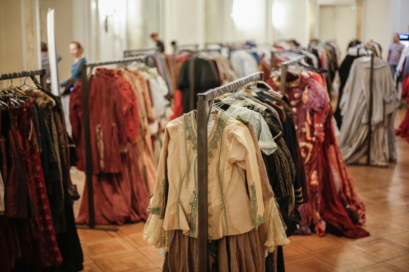 El Municipal de Santiago abre sus puertas para una nueva Venta de Vestuario Teatral.