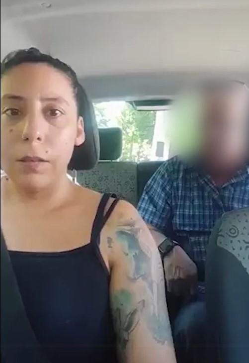 Viralizan discusión de conductora con adulto mayor por aire acondicionado