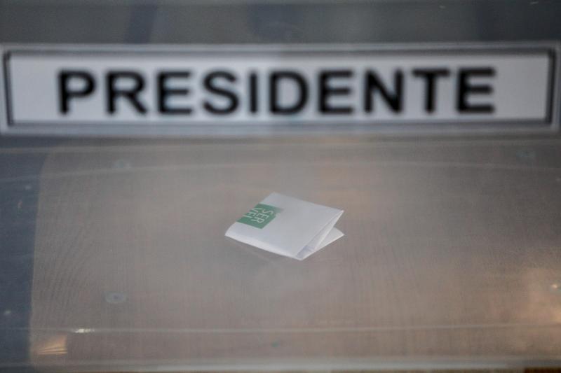 La segunda vuelta está pactada para el próximo 14 de diciembre - Agencia Uno