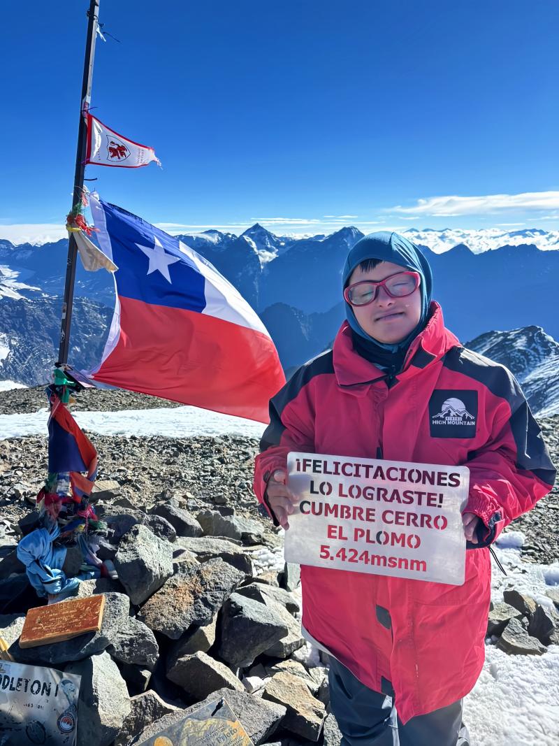 Martín Plaza de los Reyes se convierte en la persona con síndrome de Down que ha alcanzado la mayor altitud del mundo. Fundación Tarucas.