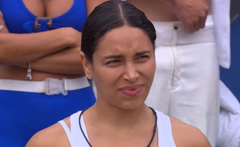 Vanessa no se comprometió a esperar los 15 segundos de castigo de Evelyn.