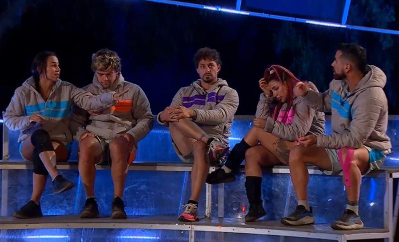 Últimos participantes discuten por el duelo final