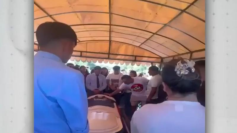 Esteban Paredes en funeral del mecánico Cristián Díaz