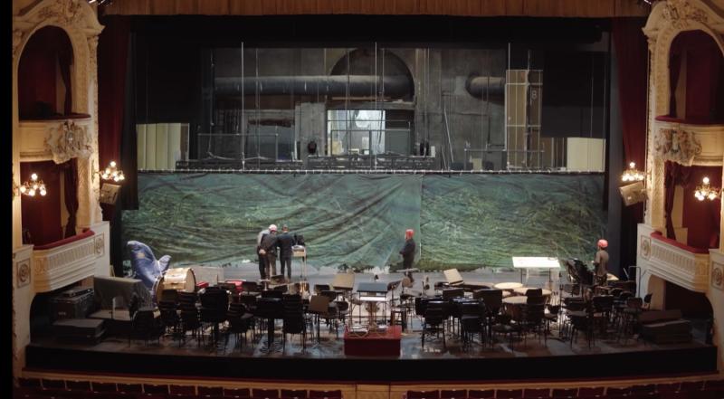 "Teatro Abierto" llega a 13C: una mirada íntima a los artistas y oficios que dan vida al Teatro Municipal de Santiago.