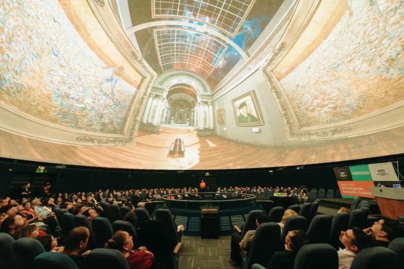 Las estrellas de Van Gogh en Planetario USACH