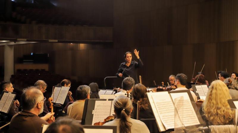 Alejandra Urrutia vuelve a Concepción para dirigir un encuentro musical entre Chile, el clasicismo y Francia.