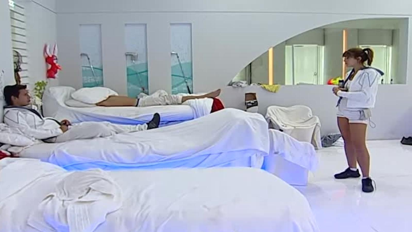 Mundos Opuestos