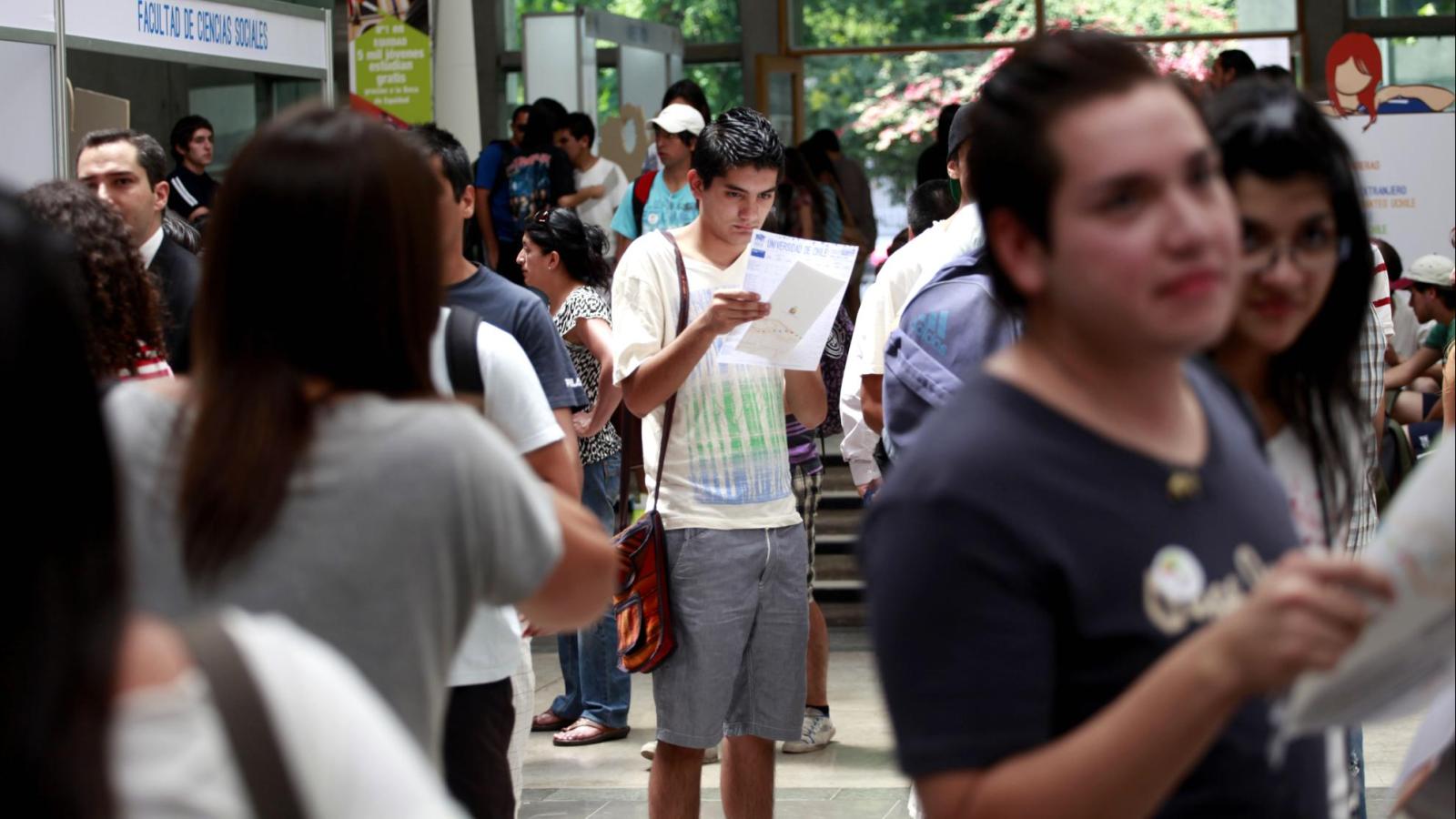 Revisa cómo y dónde postular a las universidades - Agencia Uno