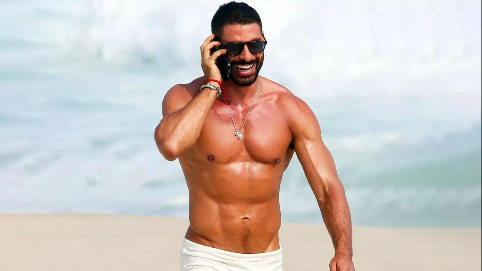 Cauã Reymond en "Vale todo"