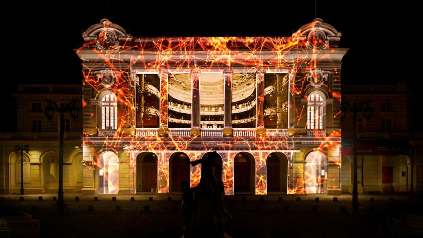 Espectacular mapping de luces y sonido se tomará fachada del Teatro Municipal de Santiago para celebrar los 70 años de su orquesta Filarmónica.
