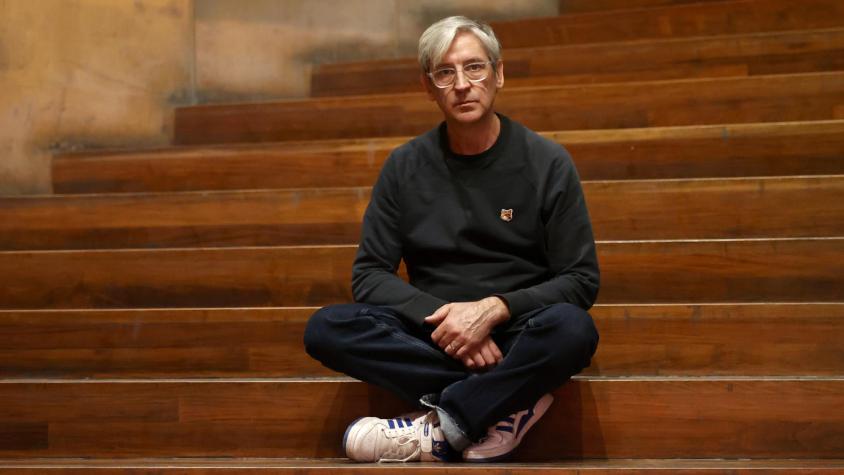 Iván Navarro estrena en el GAM “Subrealistas”, un disco y exposición dedicados a la poesía sonora chilena