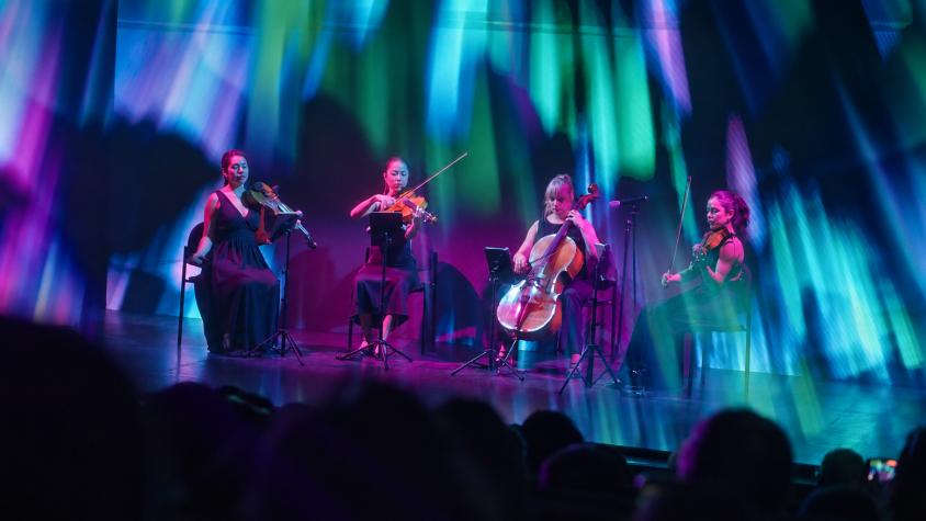 Imagen de la presentación de Estaciones, obra inspirada en Las Cuatro Estaciones de Vivaldi / Teatro CA660 de Fundación CorpArtes