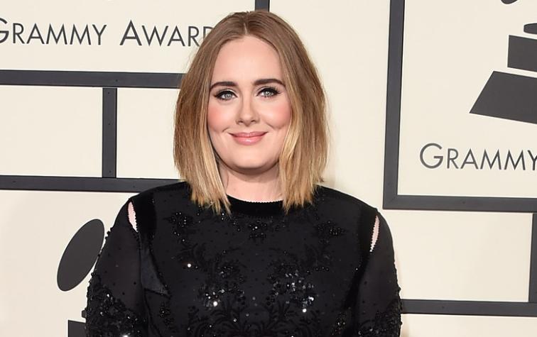 Adele revela que lloró tras su fallido show en los Grammy