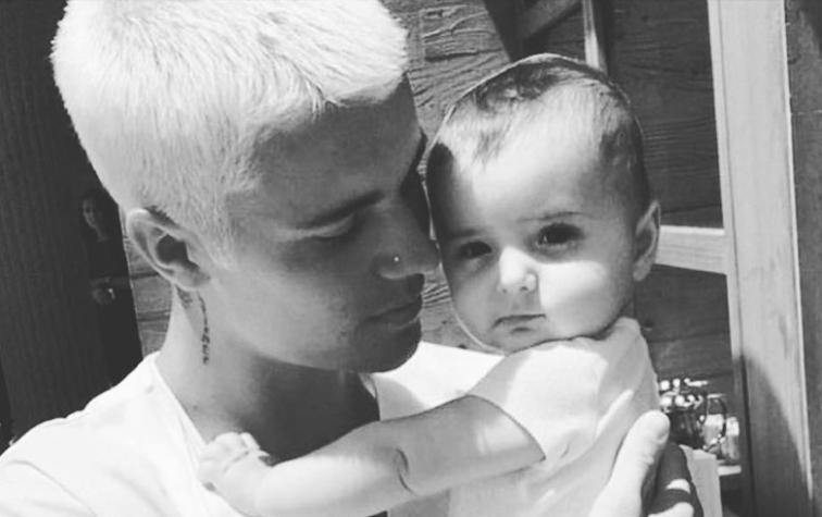 Justin Bieber sorprendió al mundo subiendo una foto junto a su hija
