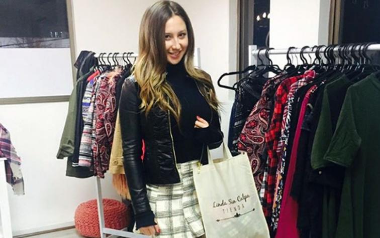 Nicole Moreno confirma su soltería con polera estampada