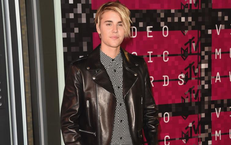 Justin Bieber deja llorando a fan luego de despreciarla