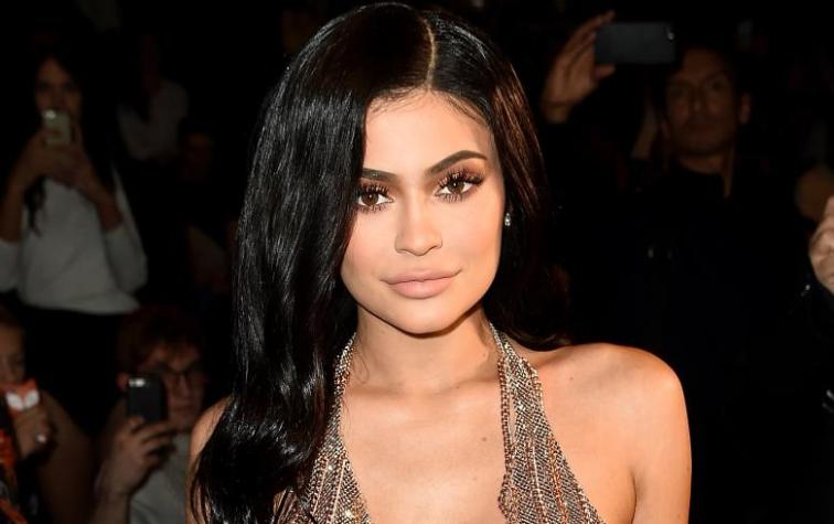 Kylie Jenner acompañó a un chico desconocido a su fiesta de graduación