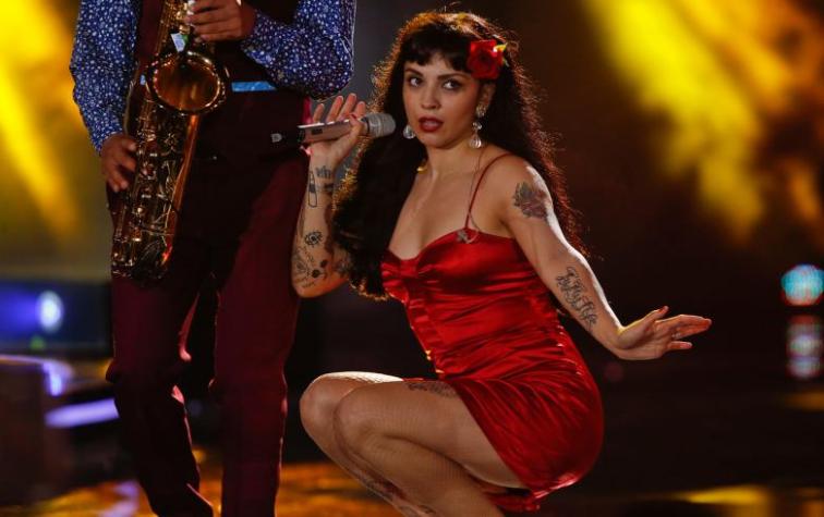 Mon Laferte compite en 4 categorías a los MTV MIAW 2017