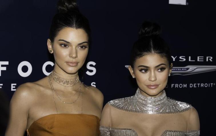 Kendall y Kylie Jenner revelaron sus números de celular y sus fanáticos enloquecieron