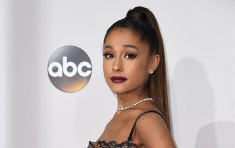 Ariana Grande promete dar un concierto benéfico en Mánchester
