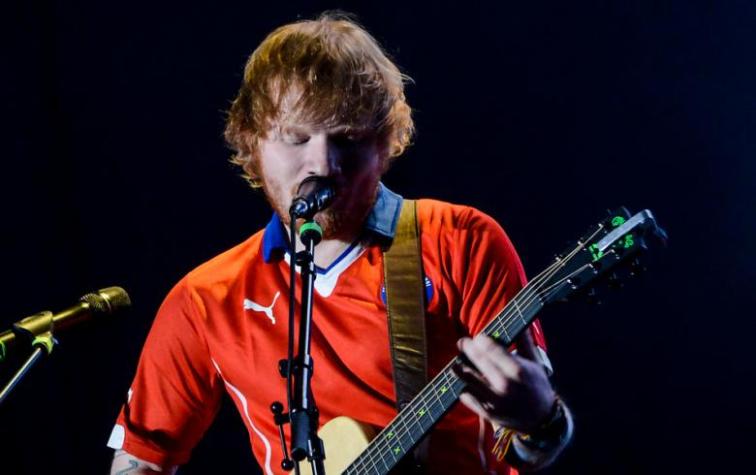 Ed Sheeran se presentó en los Billboard 2017 desde Chile