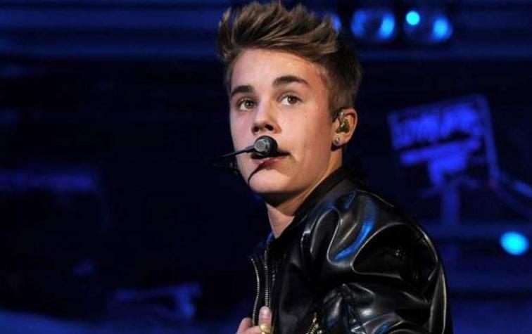 Pastor de Justin Bieber se roba la atención por su atractivo