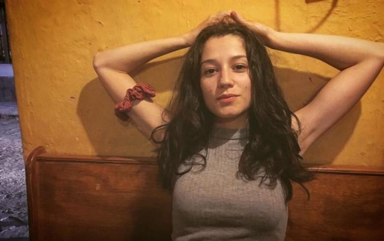 Fernanda Ramírez se desnuda para promover la lactancia materna
