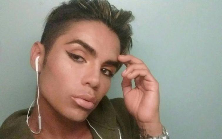Leo Méndez Jr deslumbró en evento con destapado look