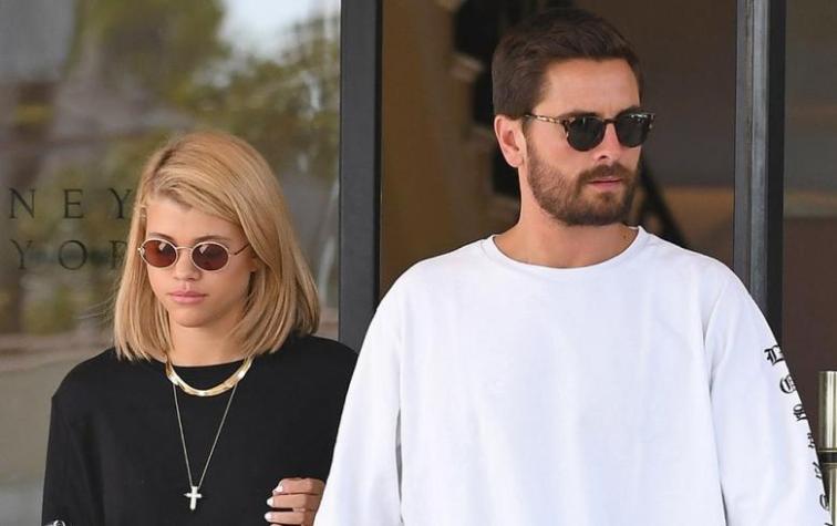 Sofia Richie y Scott Disick son captados besándose 