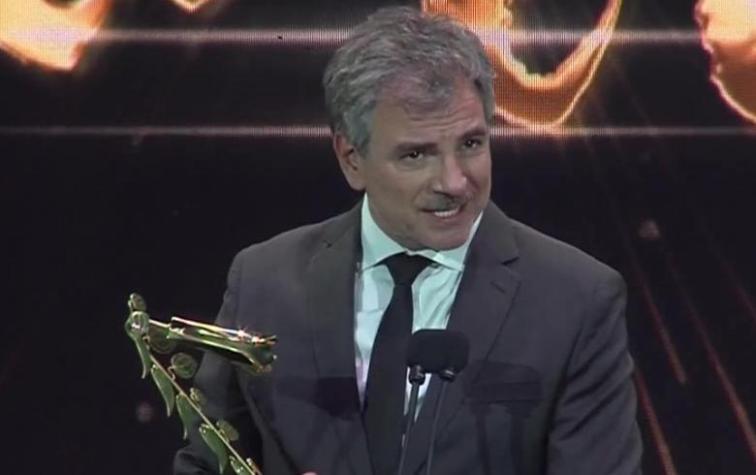 Álvaro Rudolphy recibe el premio a mejor actor con polémico discurso