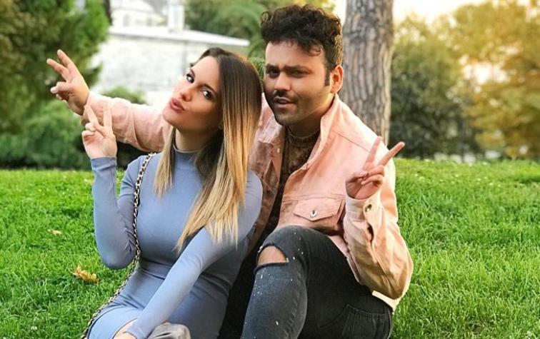 Suro Solar muestra la pancita de Gala Caldirola