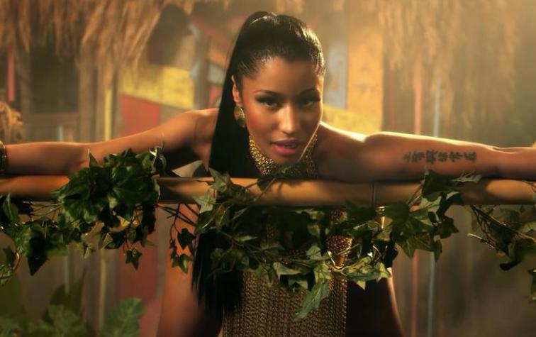 Nicki Minaj impacta con osada portada de revista