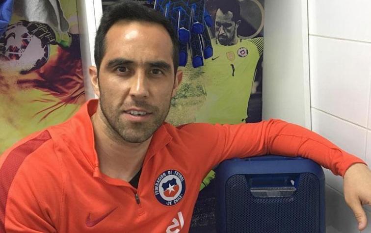 La foto de Claudio Bravo y su hijo que desafía la lógica