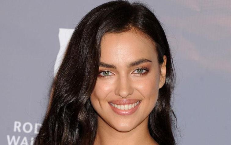 Irina Shayk impacta en la alfombra roja de Cannes sin ropa interior