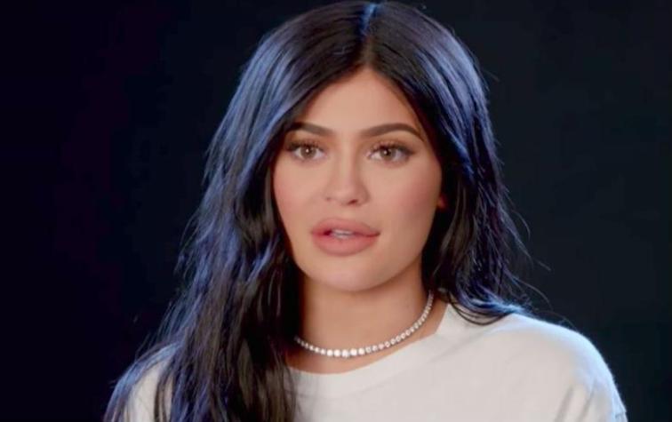 Kylie Jenner confiesa tener estrías en su busto tras el embarazo