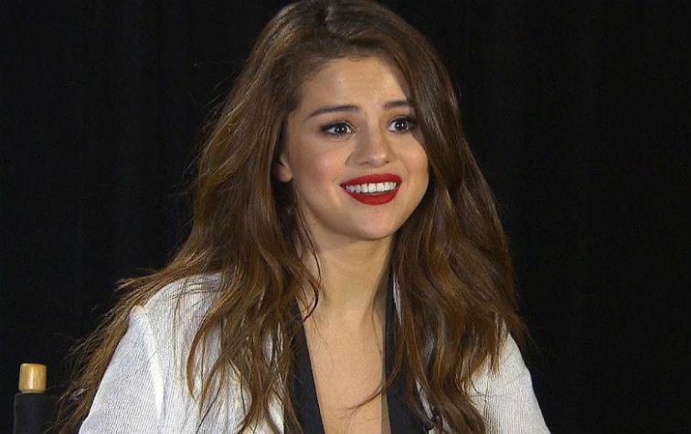 Selena Gomez se rehúsa a hablar del compromiso de Justin Bieber