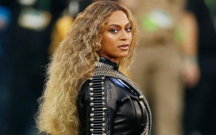 Usuarios se rinden ante Beyoncé y su increíble disfraz de Halloween