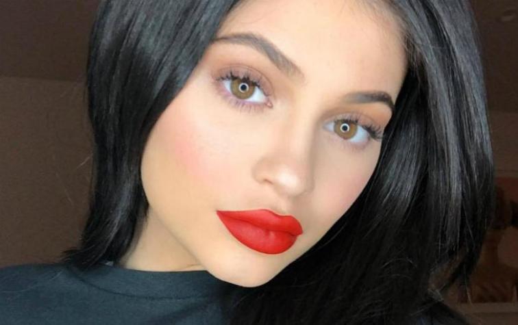 Kylie Jenner se luce al estilo de Marilyn Monroe para su calendario 2019
