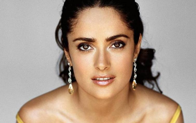 Las impactantes fotos de Salma Hayek en traje de baño a los 52 años