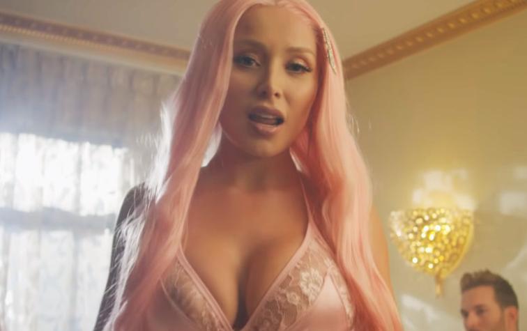 Daniella Chávez revoluciona la web con su primera canción "Ando Soltera"
