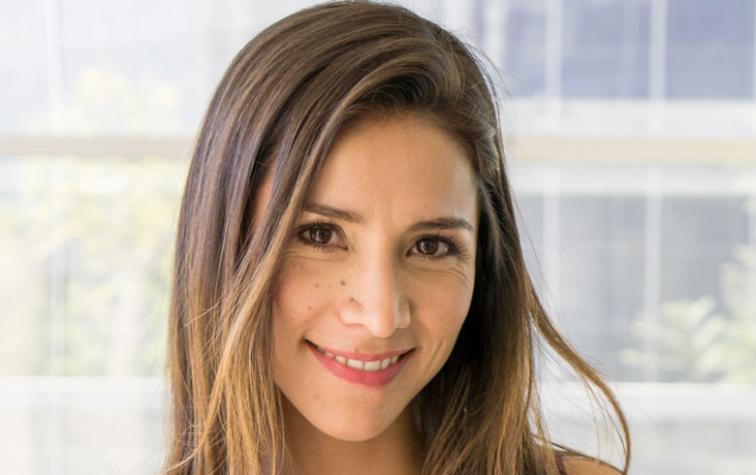 Loreto Aravena disfruta del verano posando en topless