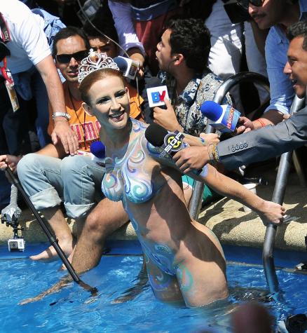 Sigrid Alegría recuerda su piscinazo artístico en Viña 2014