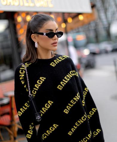 Balenciaga lo hace de nuevo y muestra "pantalón zapato"