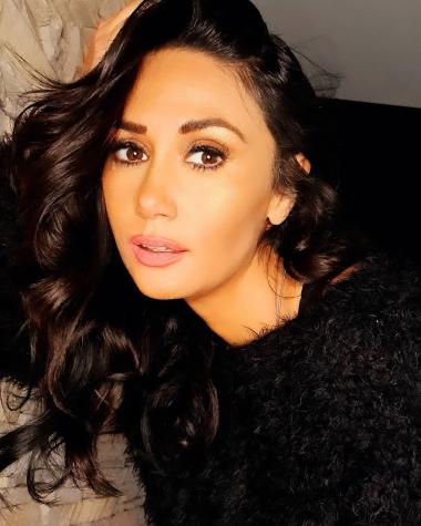 Pamela Díaz revela que mantiene a sus 3 hijos sin ayuda de nadie