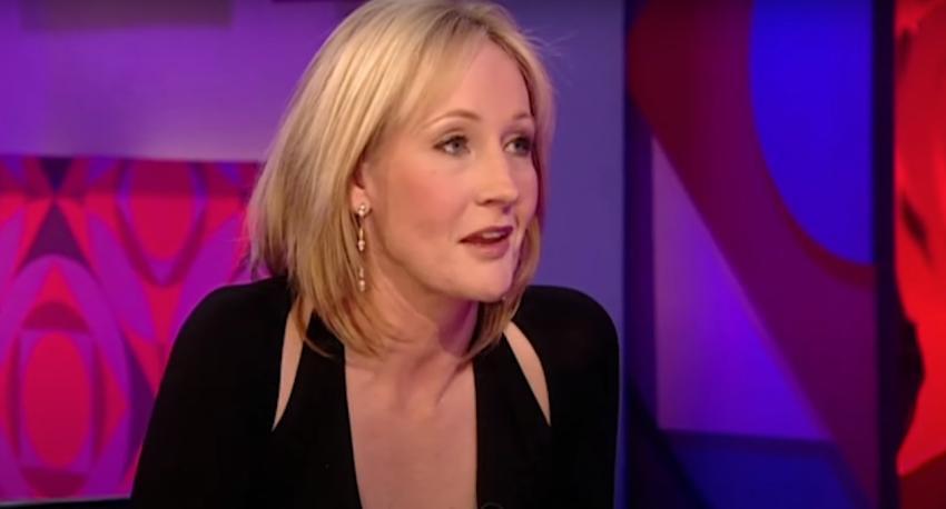 J.K. Rowling recibe críticas en las redes por comentarios transfóbicos