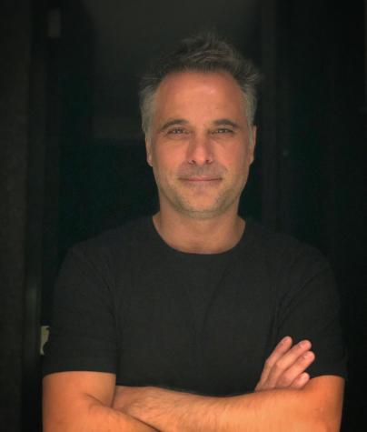 Paulo Brunetti vuelve a cambiar de look y se llena de halagos
