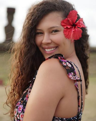 Michelle Carvalho es criticada por aprovechar permiso para sacarse fotos en un parque  