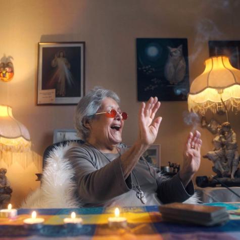 "La cumbia del encierro": Abuelita de 88 años compuso canción para Beto Cuevas